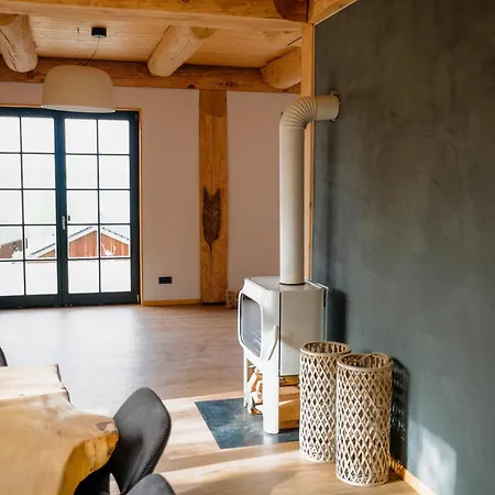 Dom wakacyjny Wunderschoenes Blockhaus Direkt Am Fuer 10 Pax Grobern